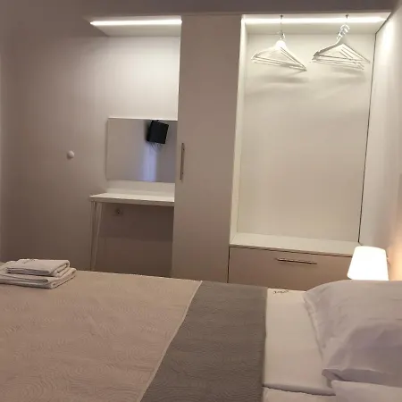 Hotel Elly