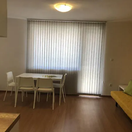 Elly Hotel 2*